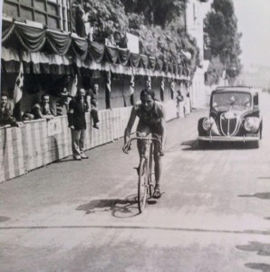 L'arrivo solitario in viale Aguggiari